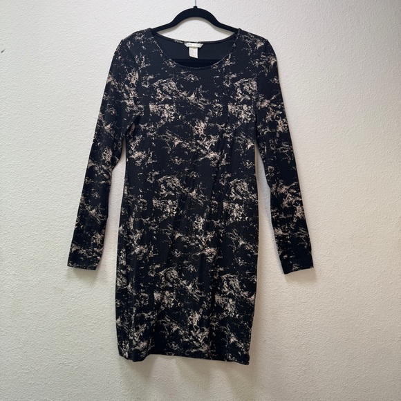 H&M Dresses & Skirts - H&M Black Long Sleeve Sheath Dress